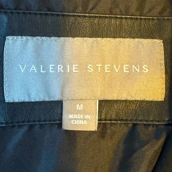 Women’s Faux-leather coat. Medium. New with tags! - Picture 5 of 6